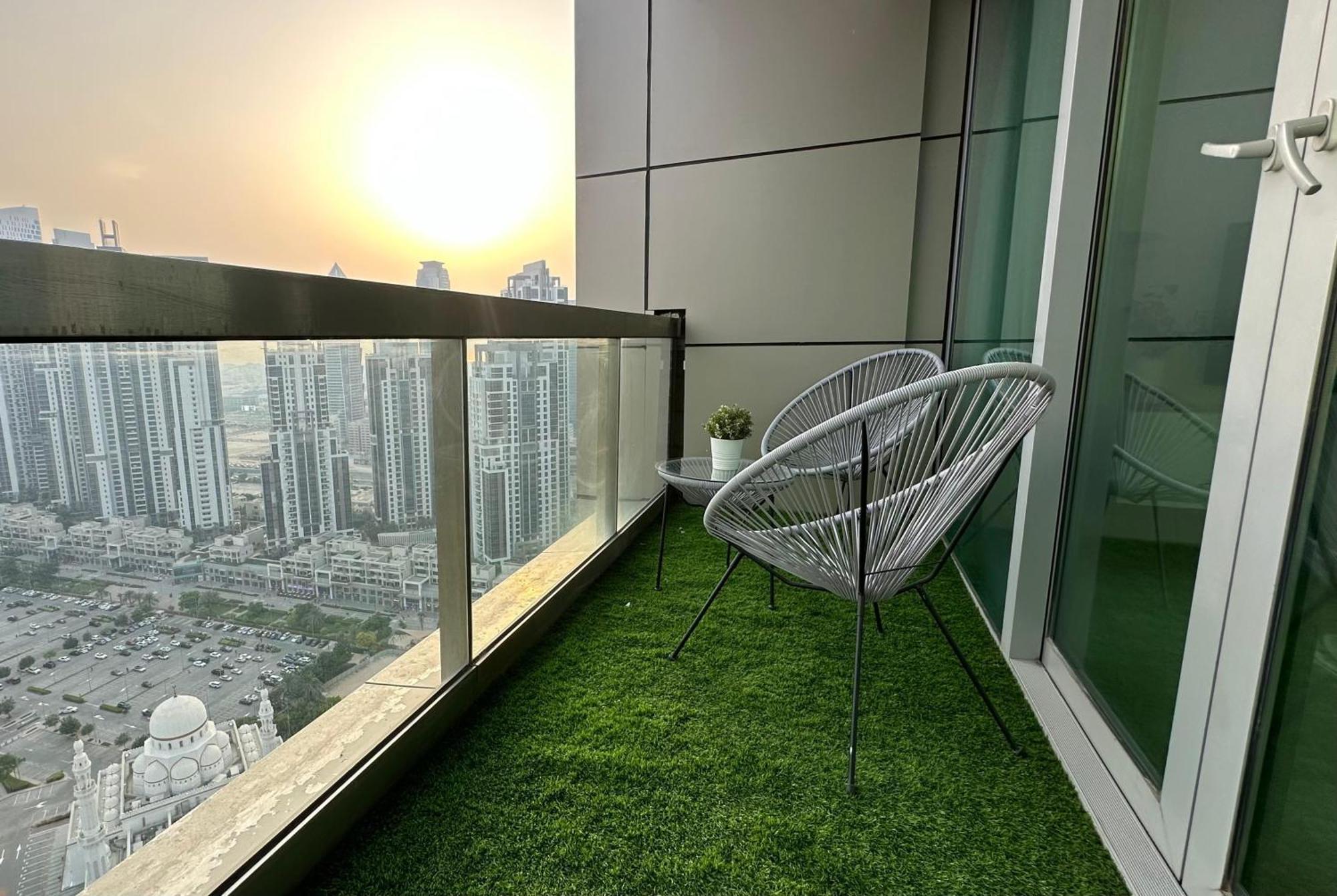 Luxury Large In The Heart Of Close To Mall And Burj Khalifa