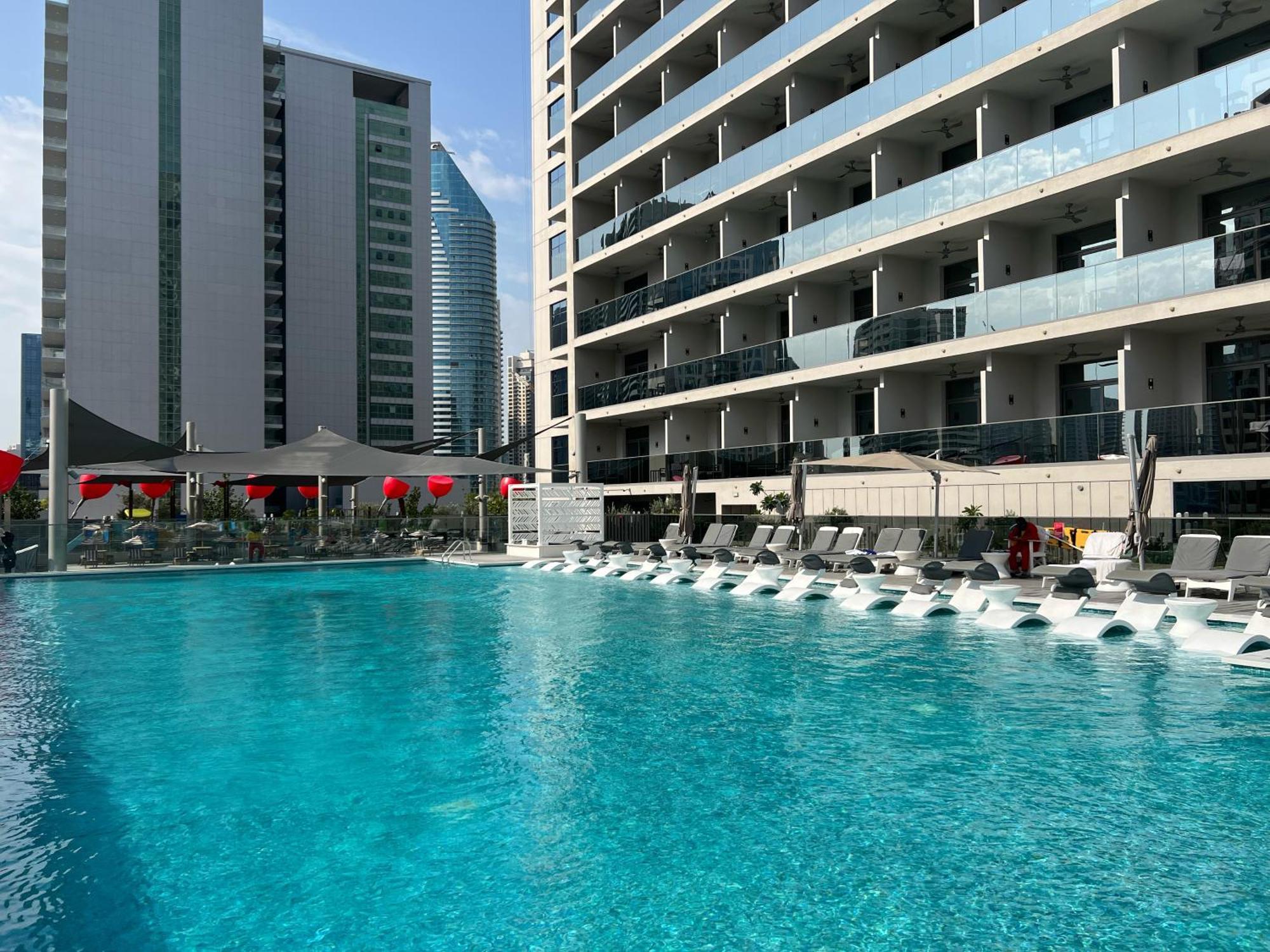 An Exquisite Apartment, 5mins To Mall Apartment *