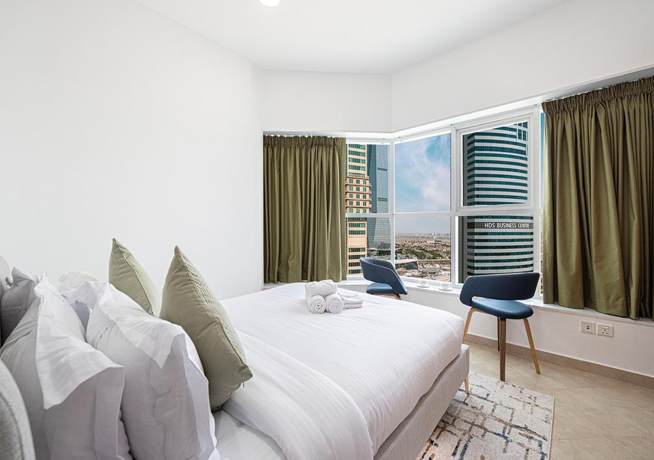 Luxury With Stunning View Apartment