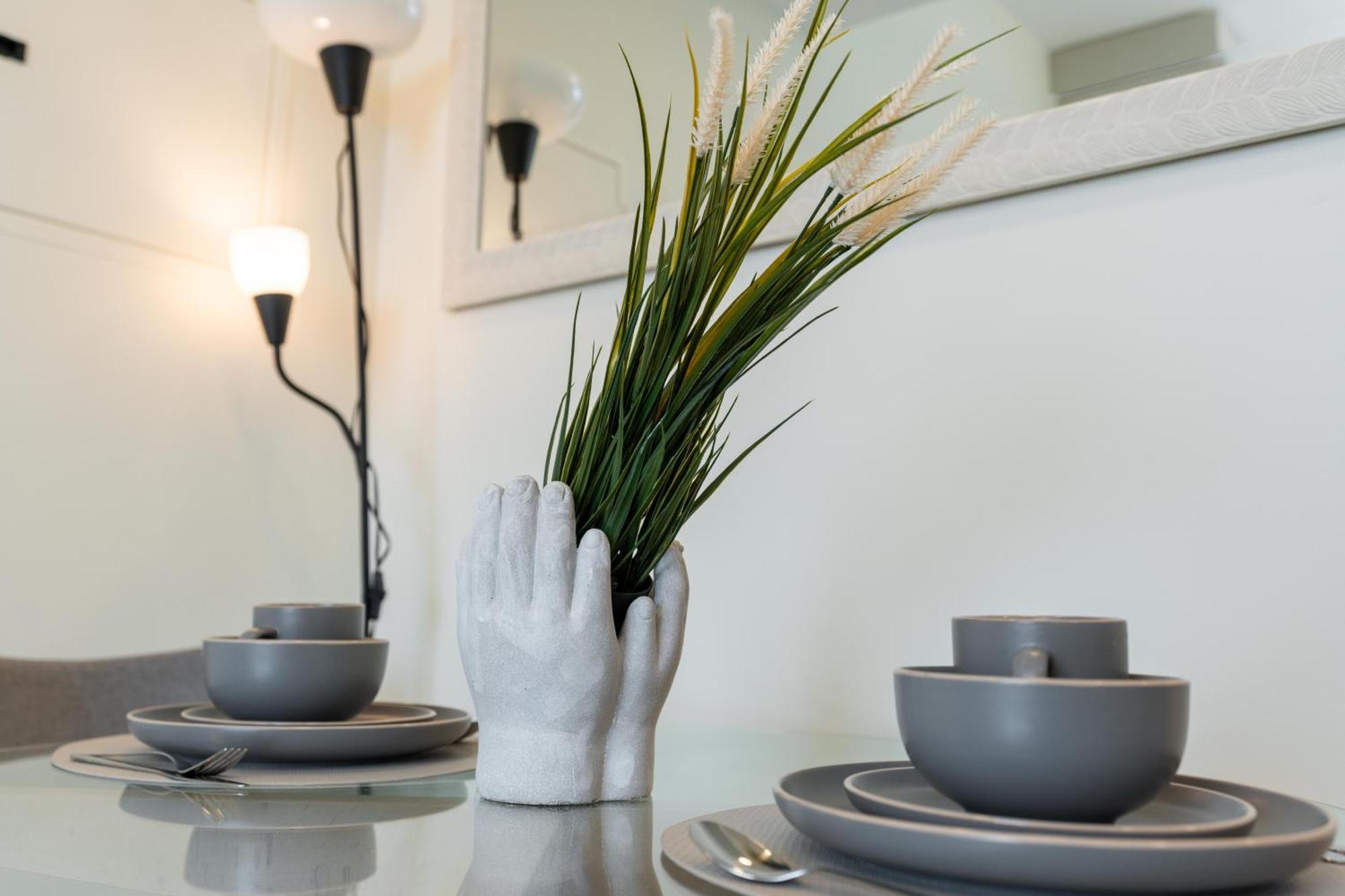 Apartment Upgraded Peaceful At Impz Dubai