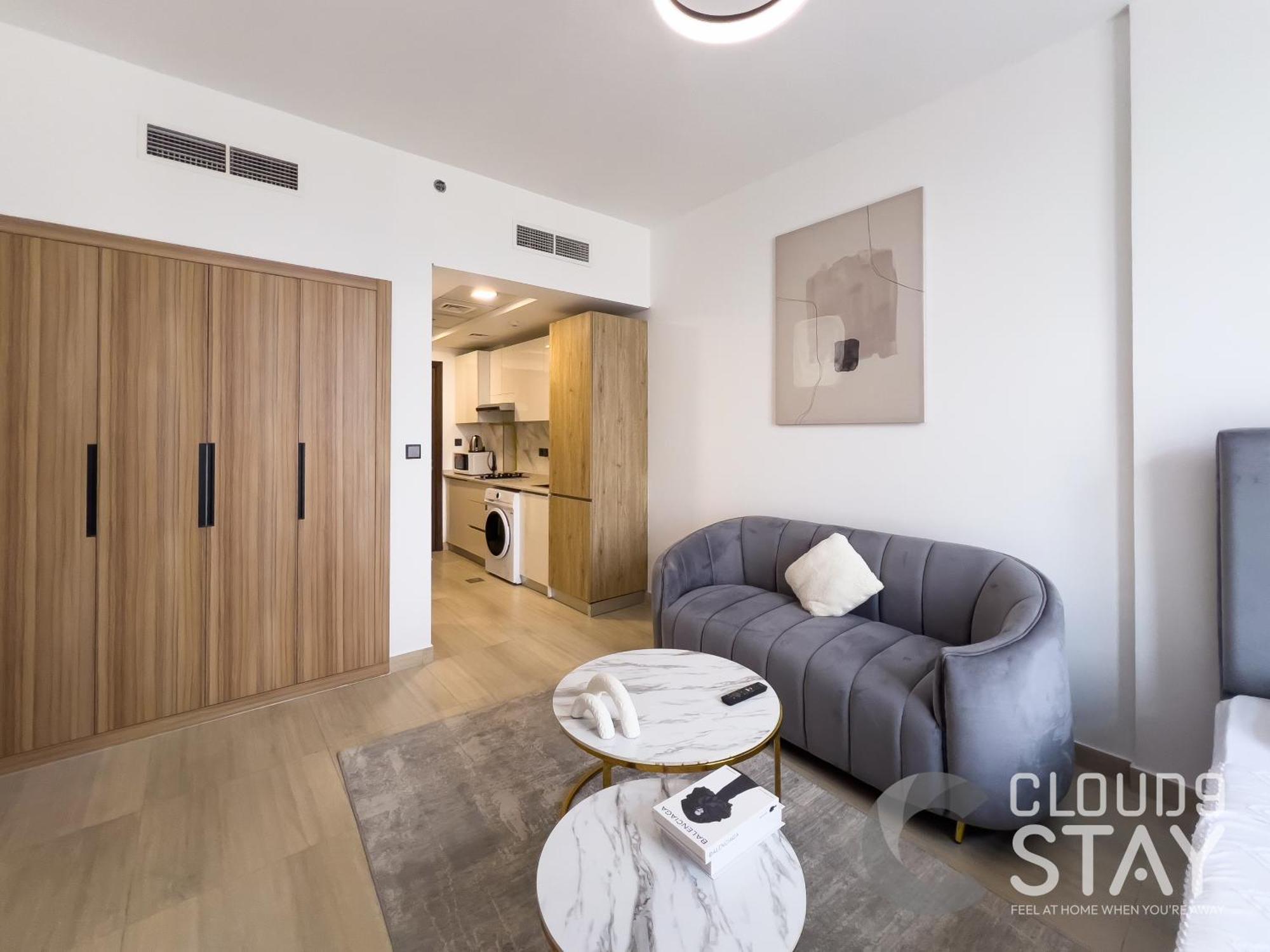 Cloud 9 - Serene Living In Jvcs Pantheon Elysee Ii Apartment Dubai