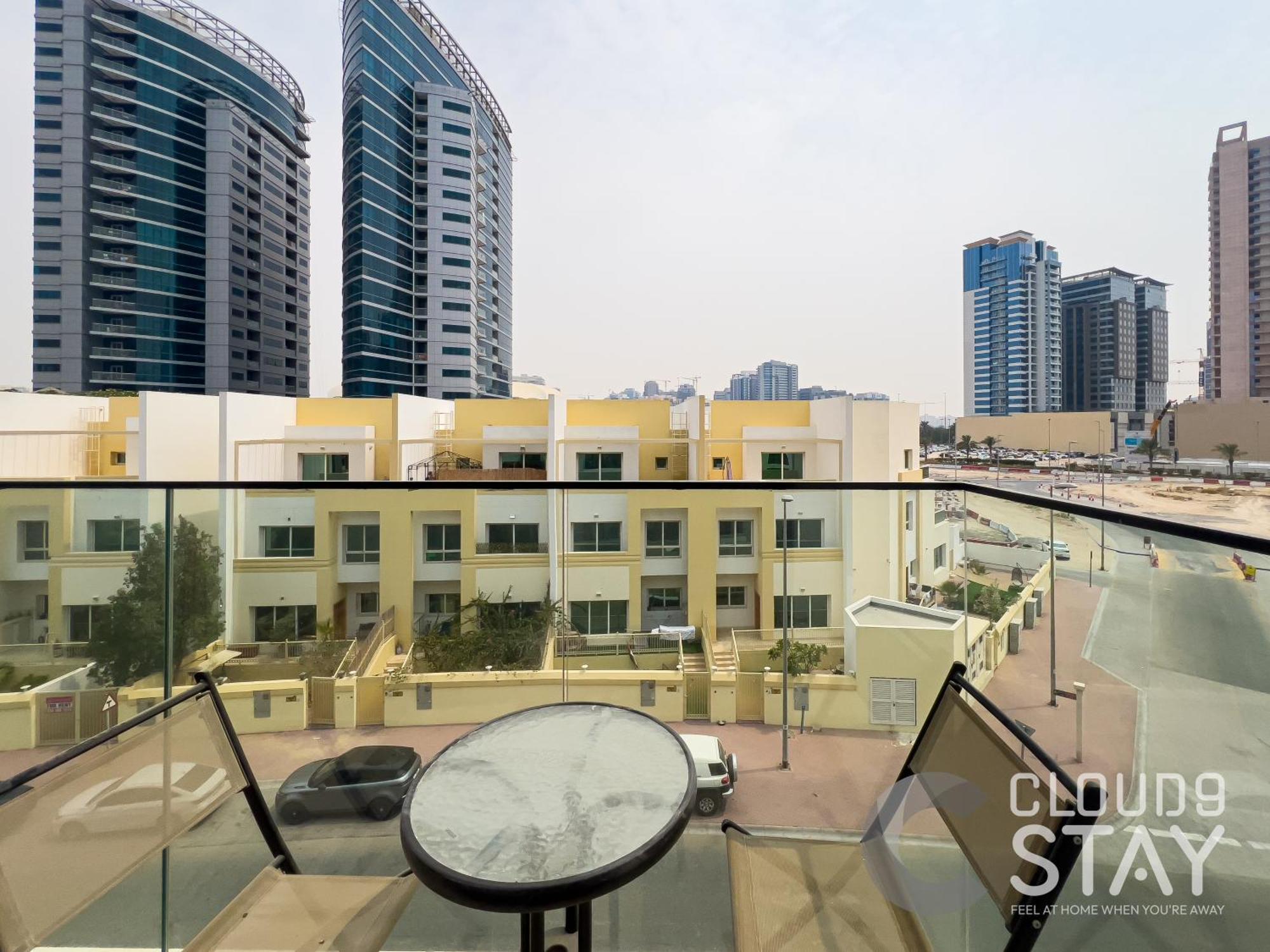Cloud 9 - Serene Living In Jvcs Pantheon Elysee Ii Apartment Dubai