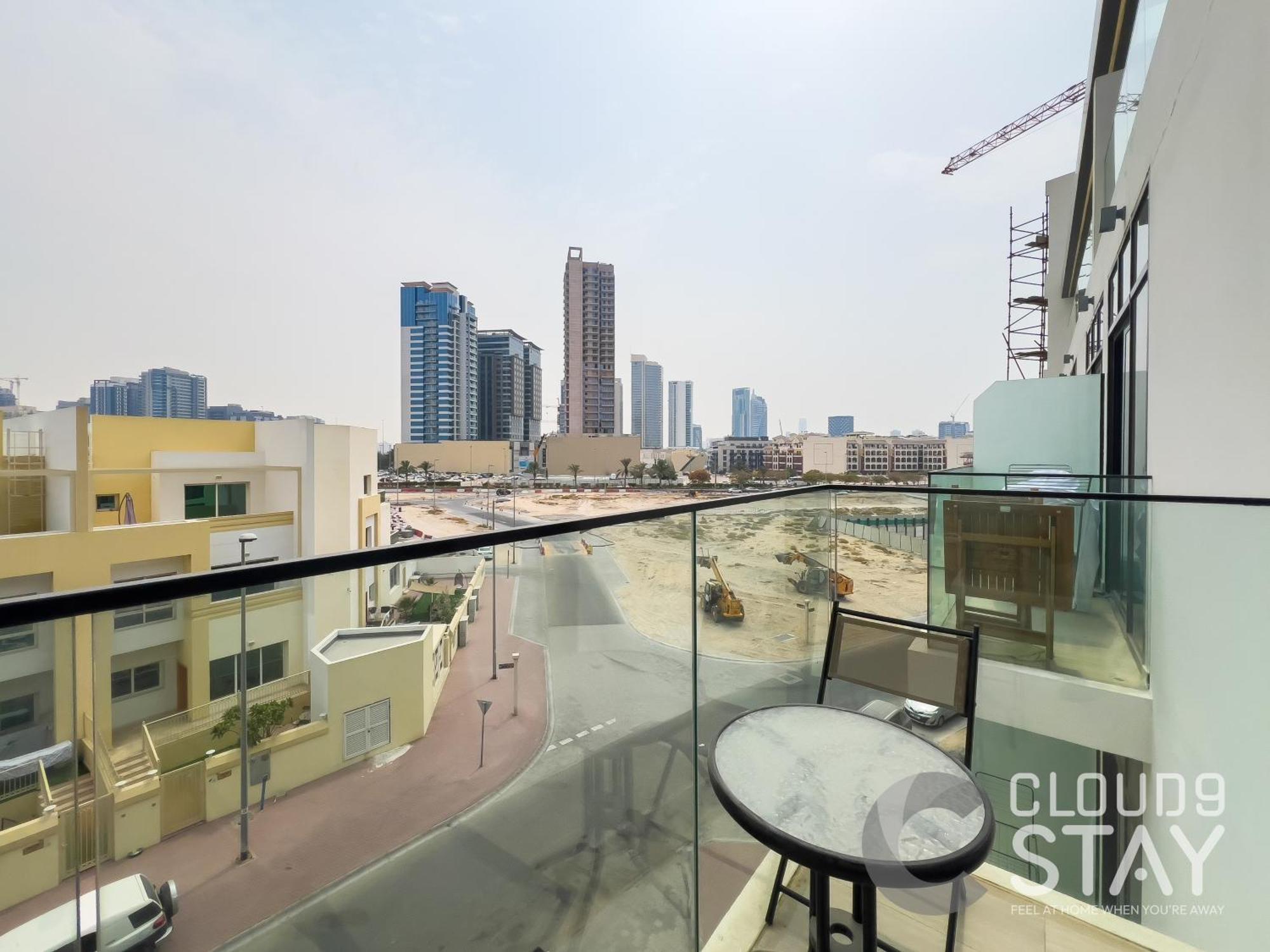 Cloud 9 - Serene Living In Jvcs Pantheon Elysee Ii Apartment *