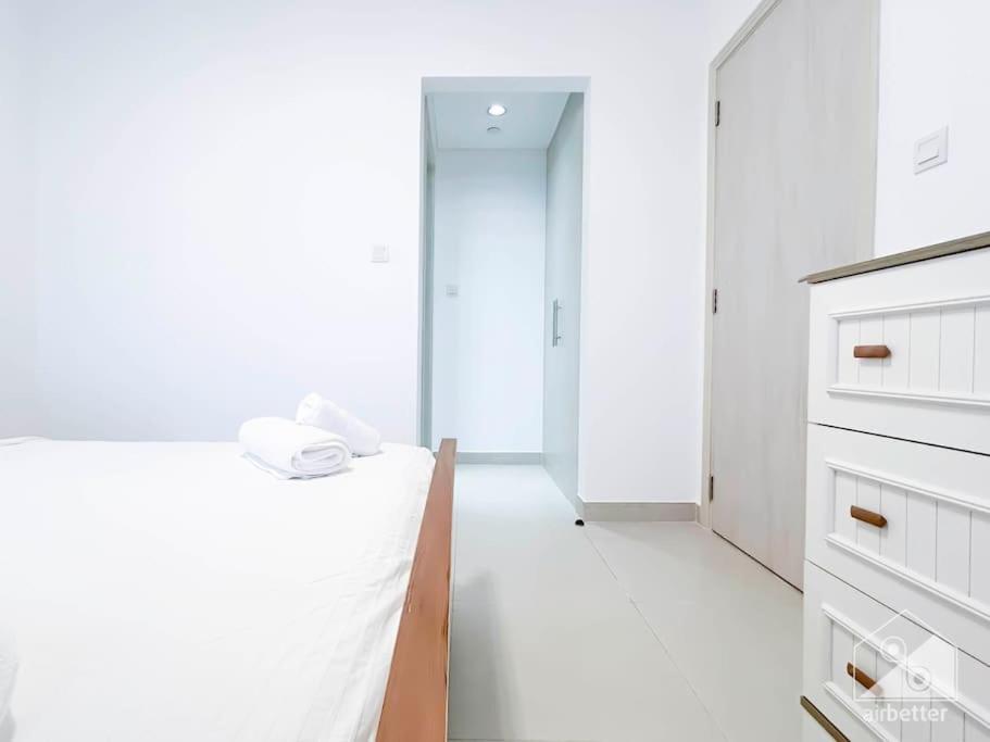 Luxurious 1br With Balcony In Production Apartment