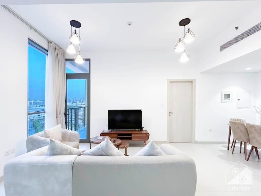 Luxurious 1br With Balcony In Production Apartment *
