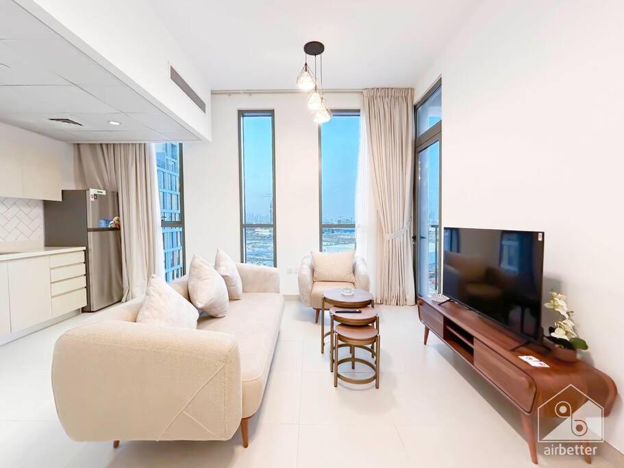Apartment Luxurious 1br With Balcony In Production *