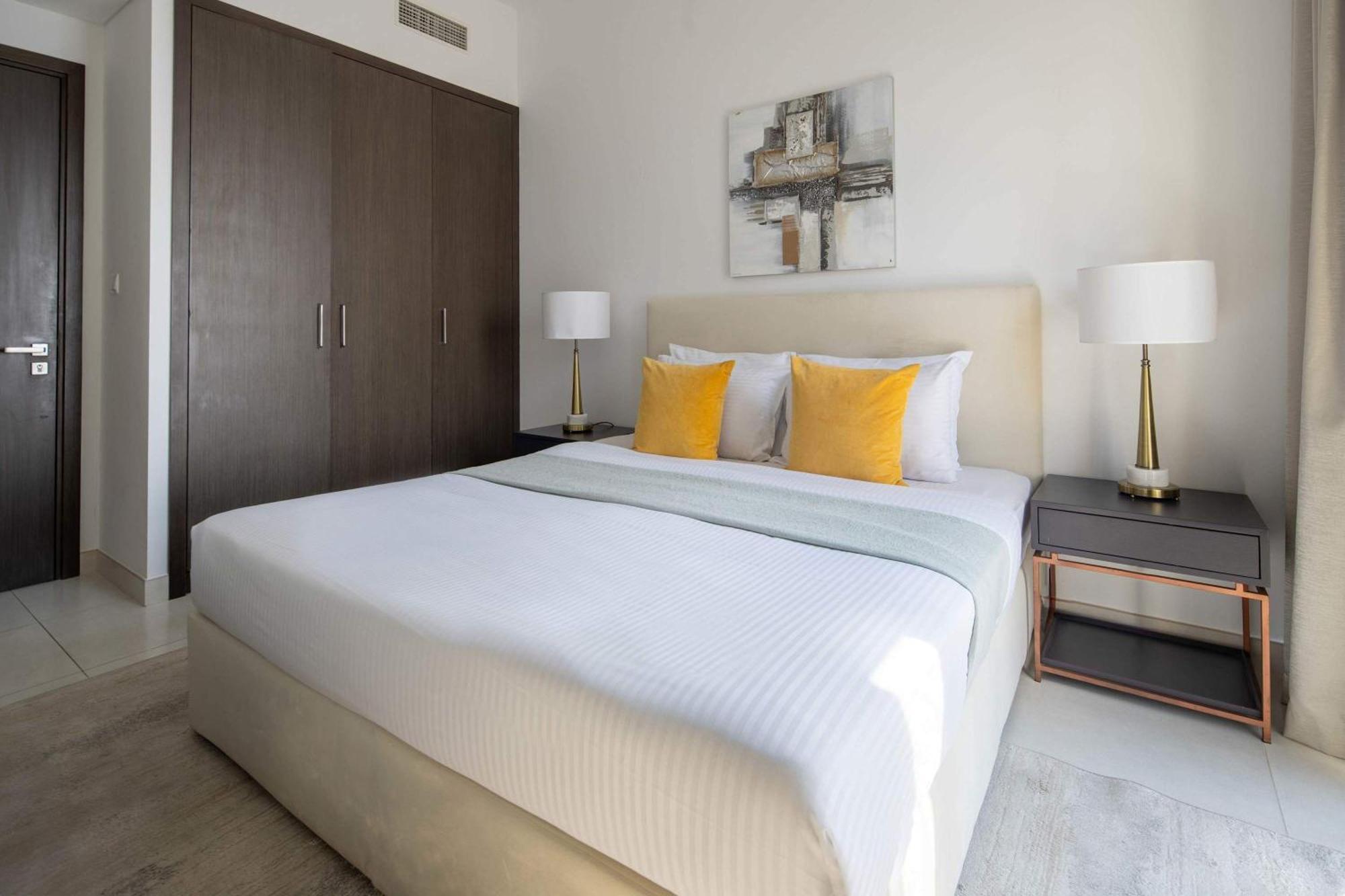 Frank Porter - Creekside18 Apartment Dubai
