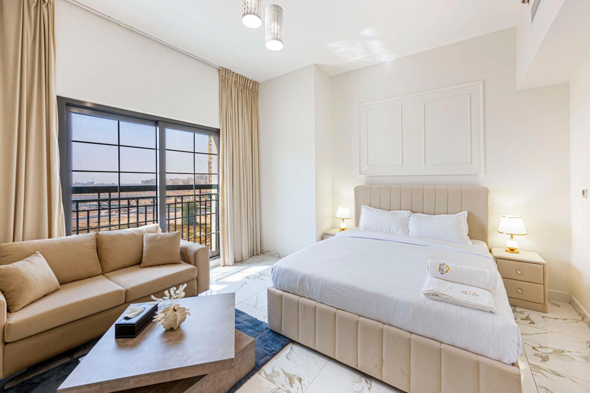 Cozy And Contemporary In Dubailand *