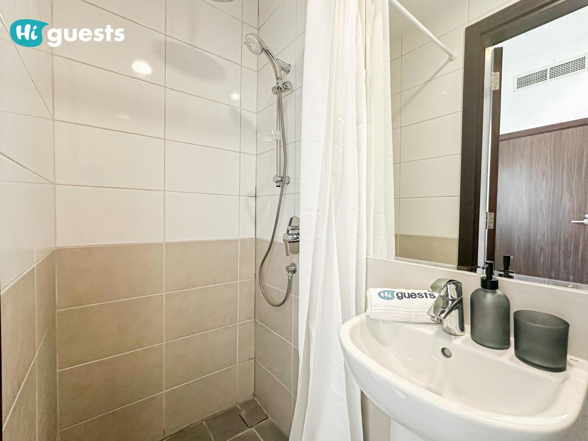 Higuests - Premier Beachfront Stylish 2br Maid Apartment *