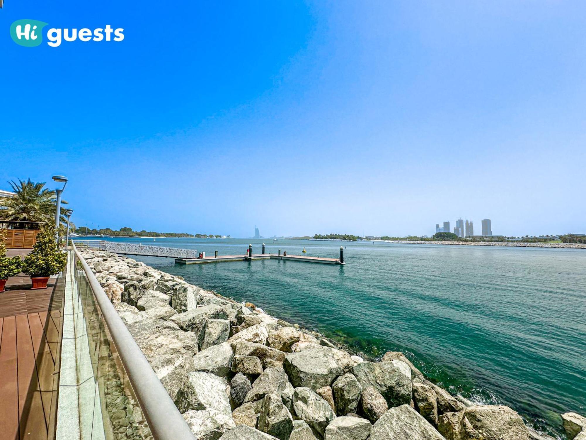 Apartment Higuests - Premier Beachfront Stylish 2br Maid