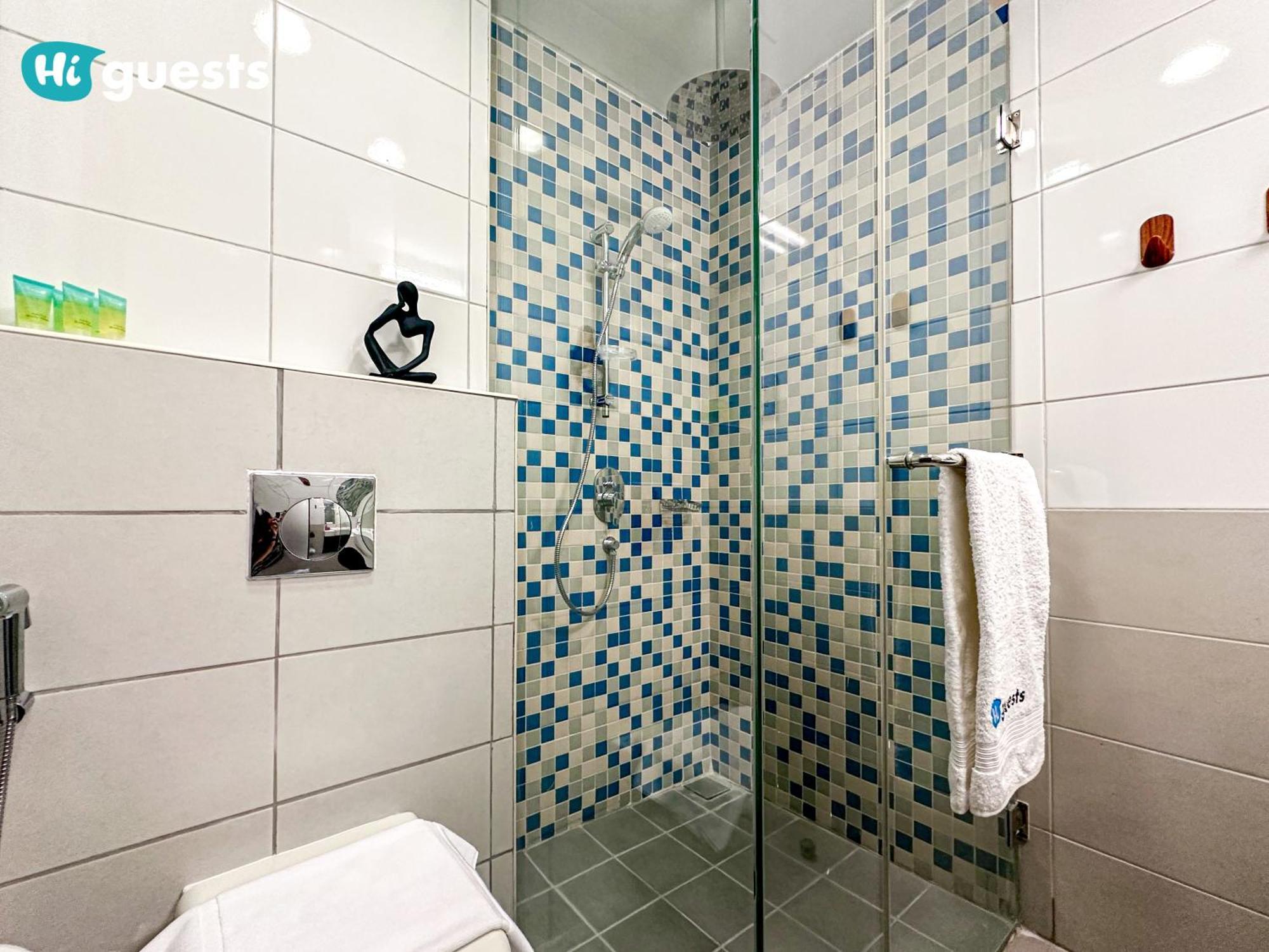 Higuests - Premier Beachfront Stylish 2br Maid Apartment Dubai
