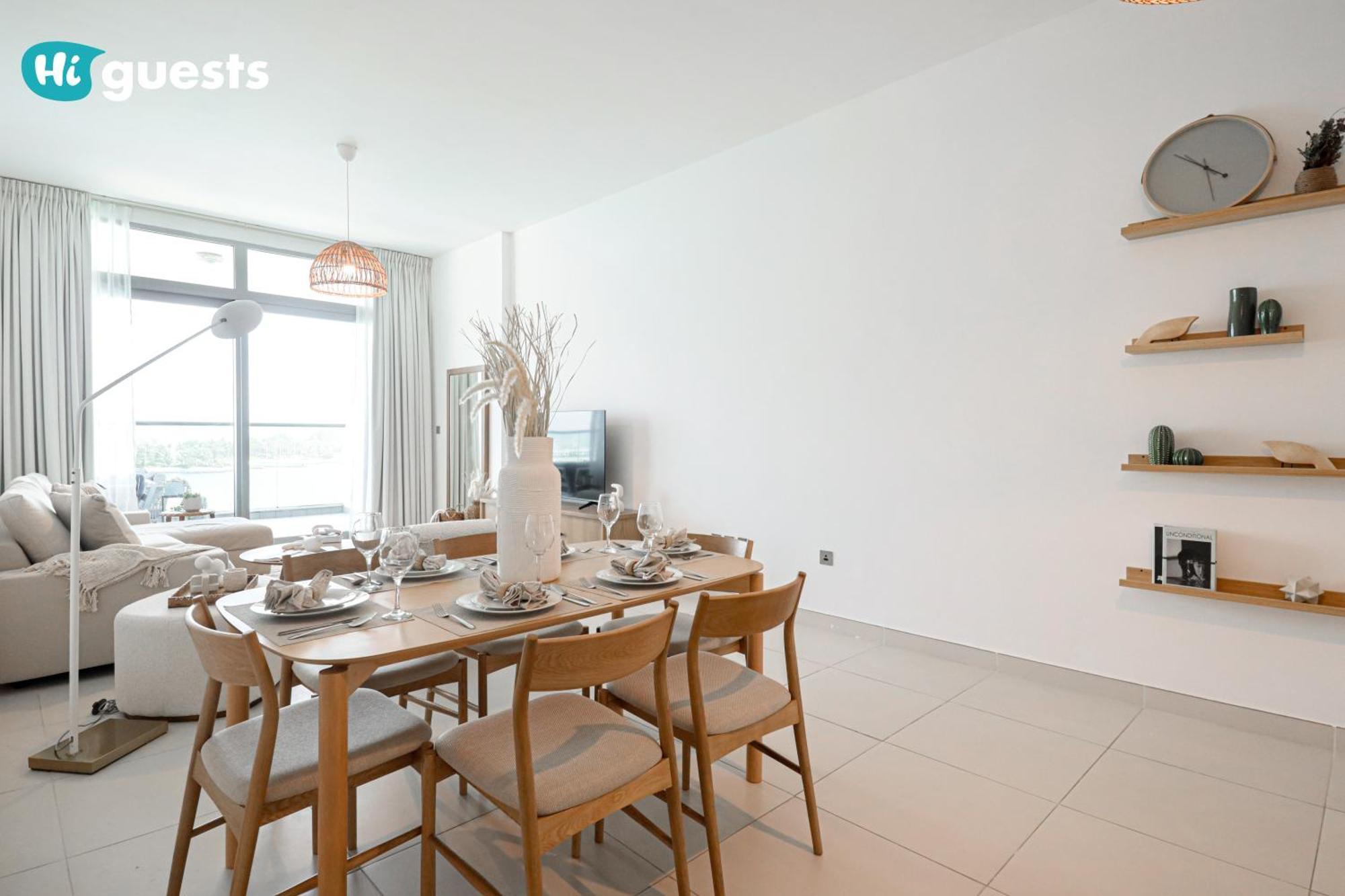 Higuests - Premier Beachfront Stylish 2br Maid Apartment Dubai