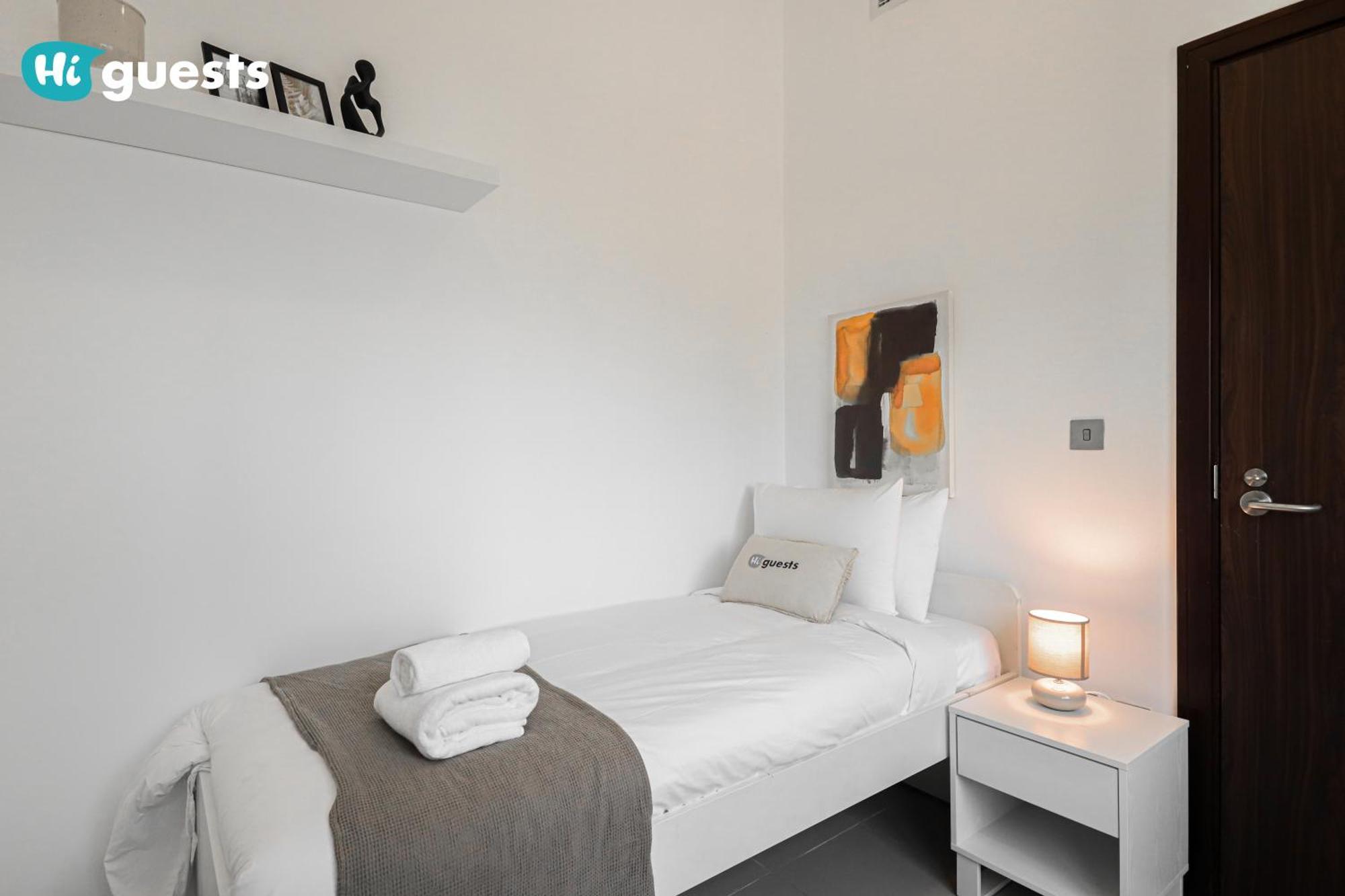 Higuests - Premier Beachfront Stylish 2br Maid Apartment Dubai