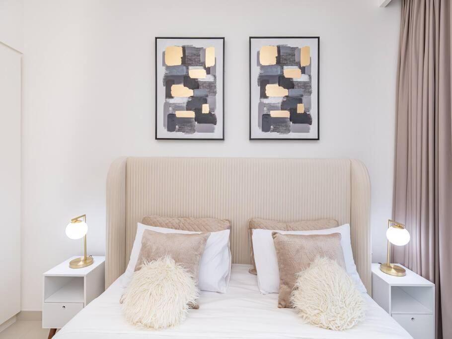Luxury One Bedroom With Full Burj Khalifa View & Fountain View By Delujo * Dubai