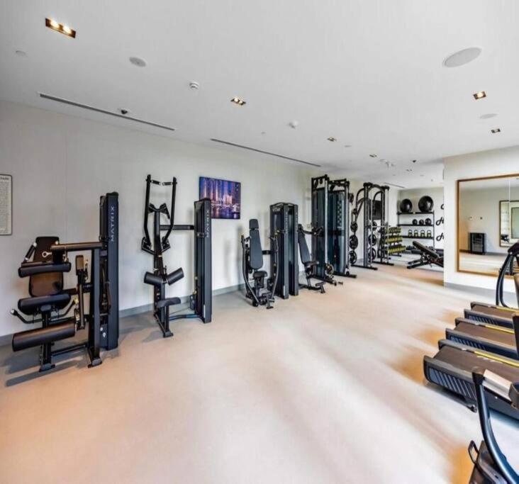 Luxury One Bedroom With Full Burj Khalifa View & Fountain View By Delujo Apartment *