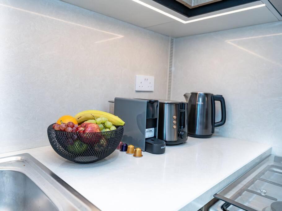 Luxury One Bedroom With Full Burj Khalifa View & Fountain View By Delujo Apartment Dubai