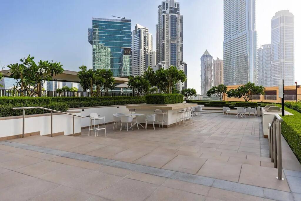 Luxury One Bedroom With Full Burj Khalifa View & Fountain View By Delujo * Dubai