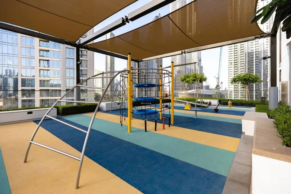 Apartment Luxury One Bedroom With Full Burj Khalifa View & Fountain View By Delujo *