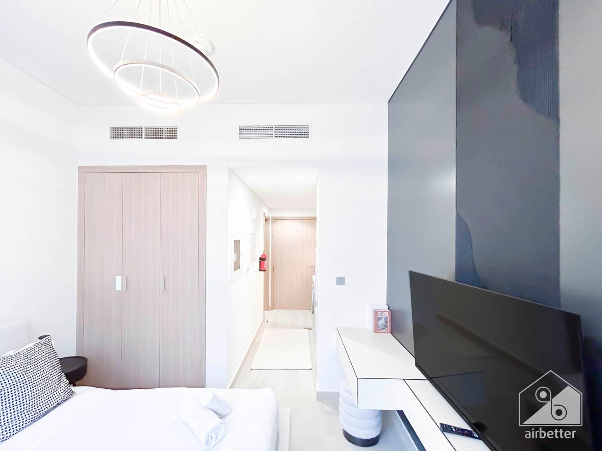 Bright & Airy With Balcony In Azizi Riviera * Dubai
