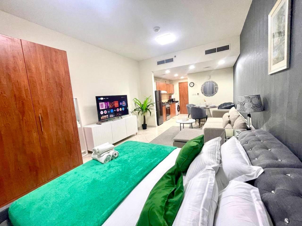 Amazing In The Crescent A Tower Impz Apartment