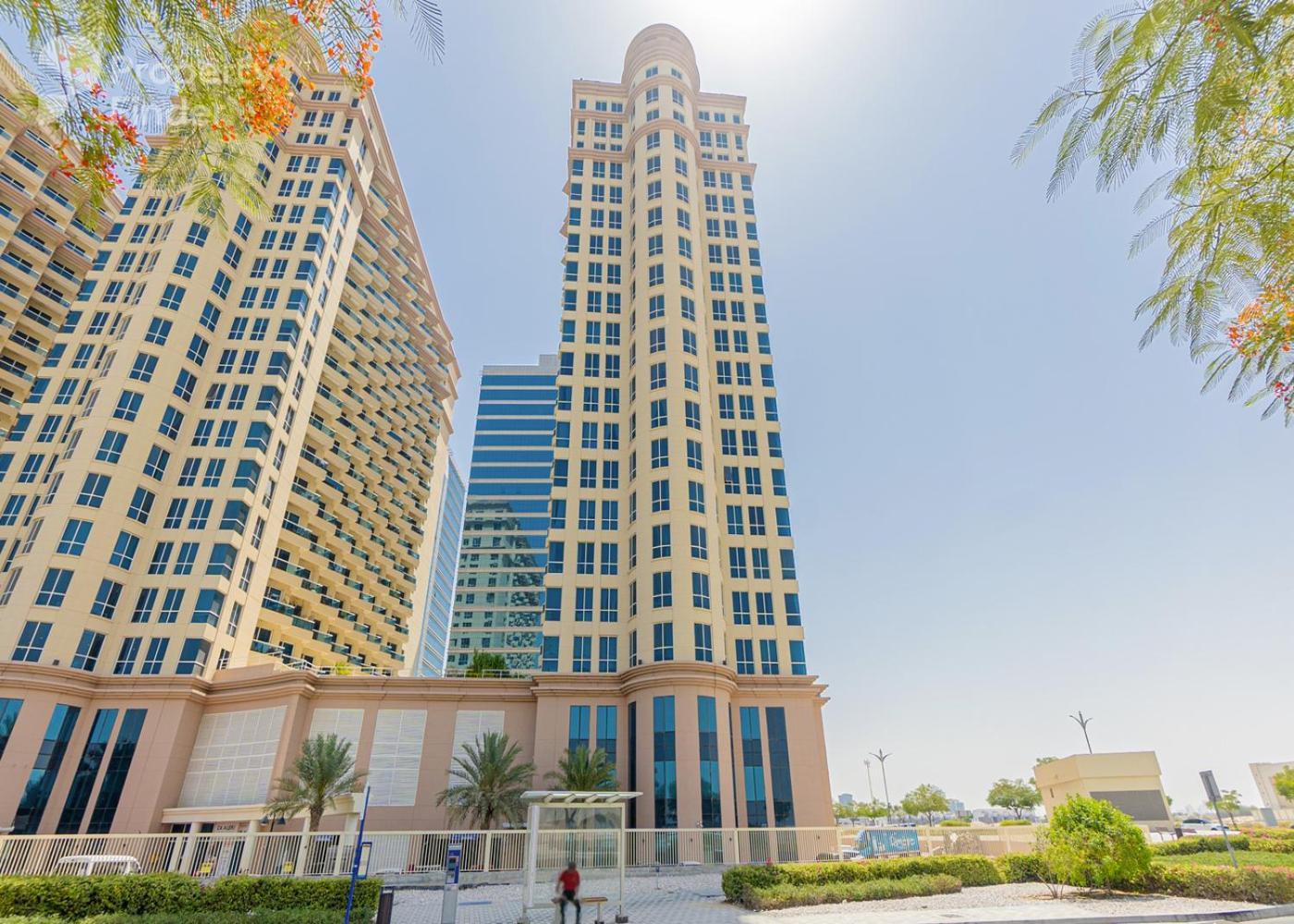 Amazing In The Crescent A Tower Impz * Dubai