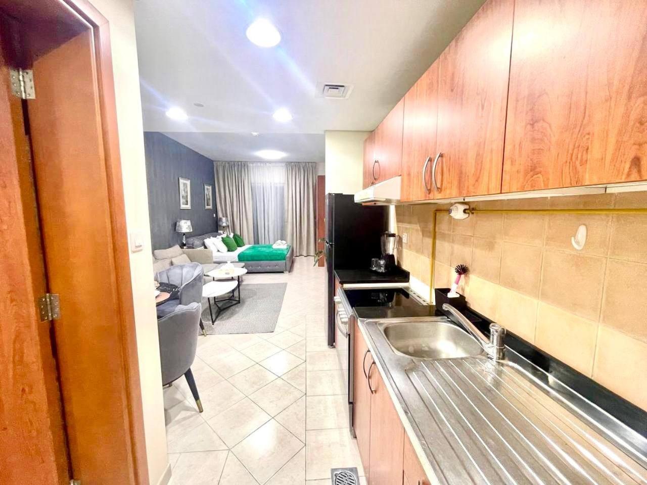 Apartment Amazing In The Crescent A Tower Impz *