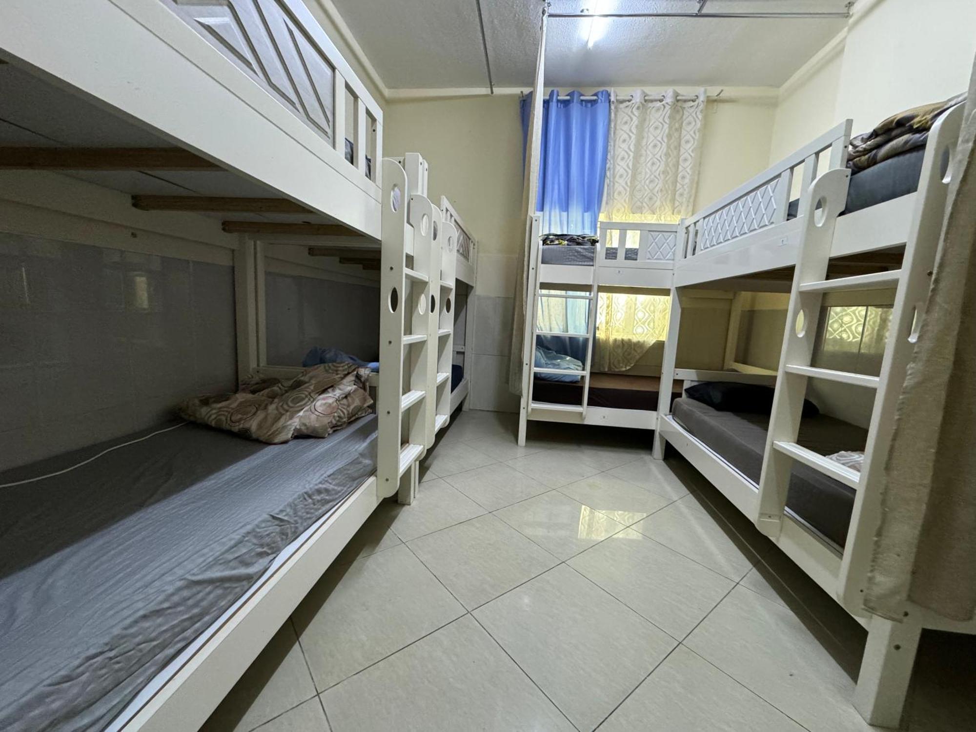 Falcon Living Hostel *