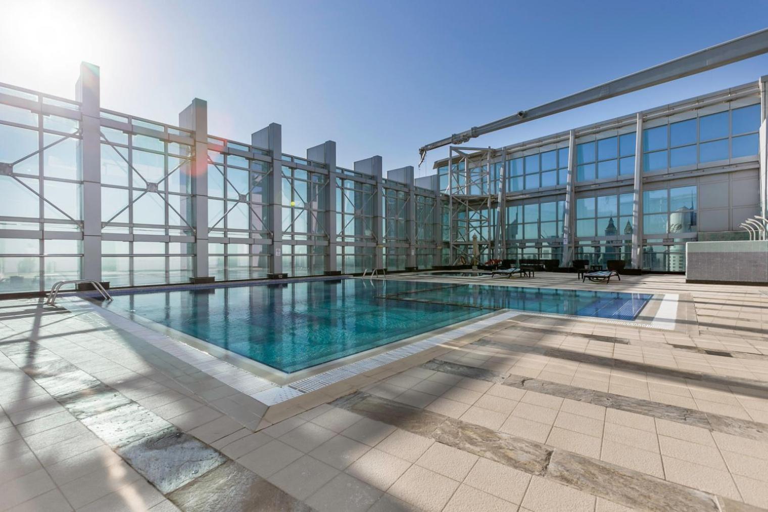 Blueground Sheikh Z Rd View Pool Gym Dxb-584 Daire *