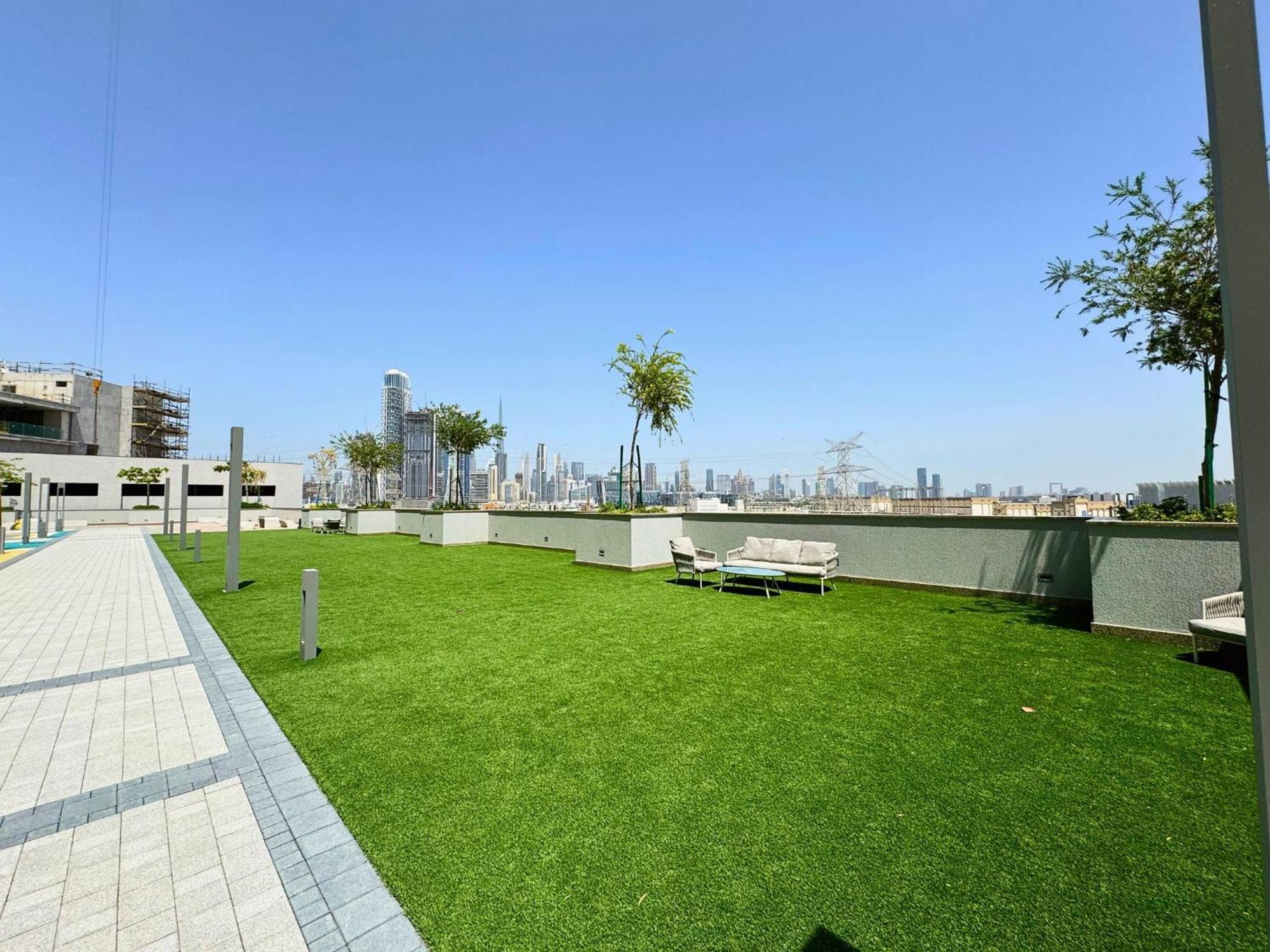 Beautiful Close To Burj Khalifa Apartment *