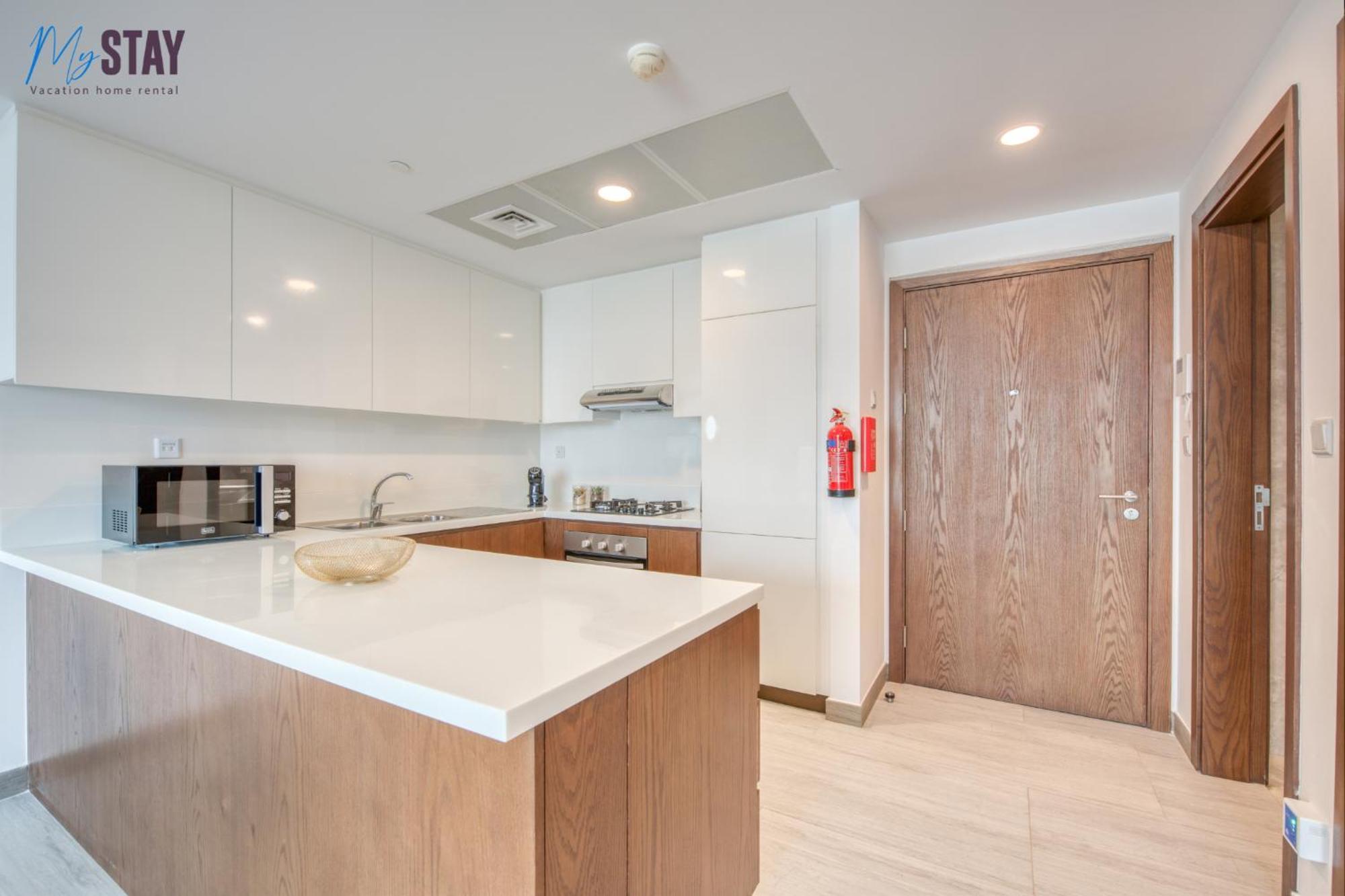 Apartment Luxurious One Bedroom , Jvc - *