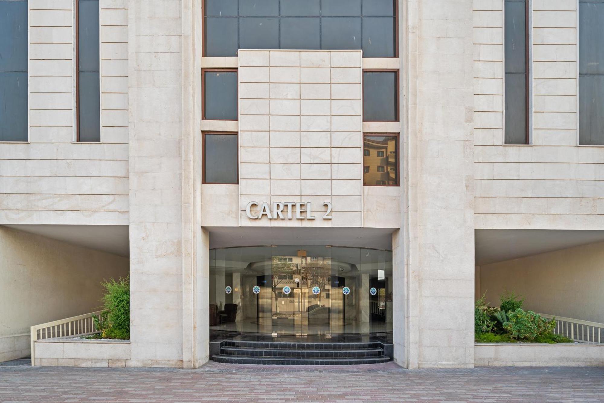 Apartment Contemporary With Amazing Amenities *