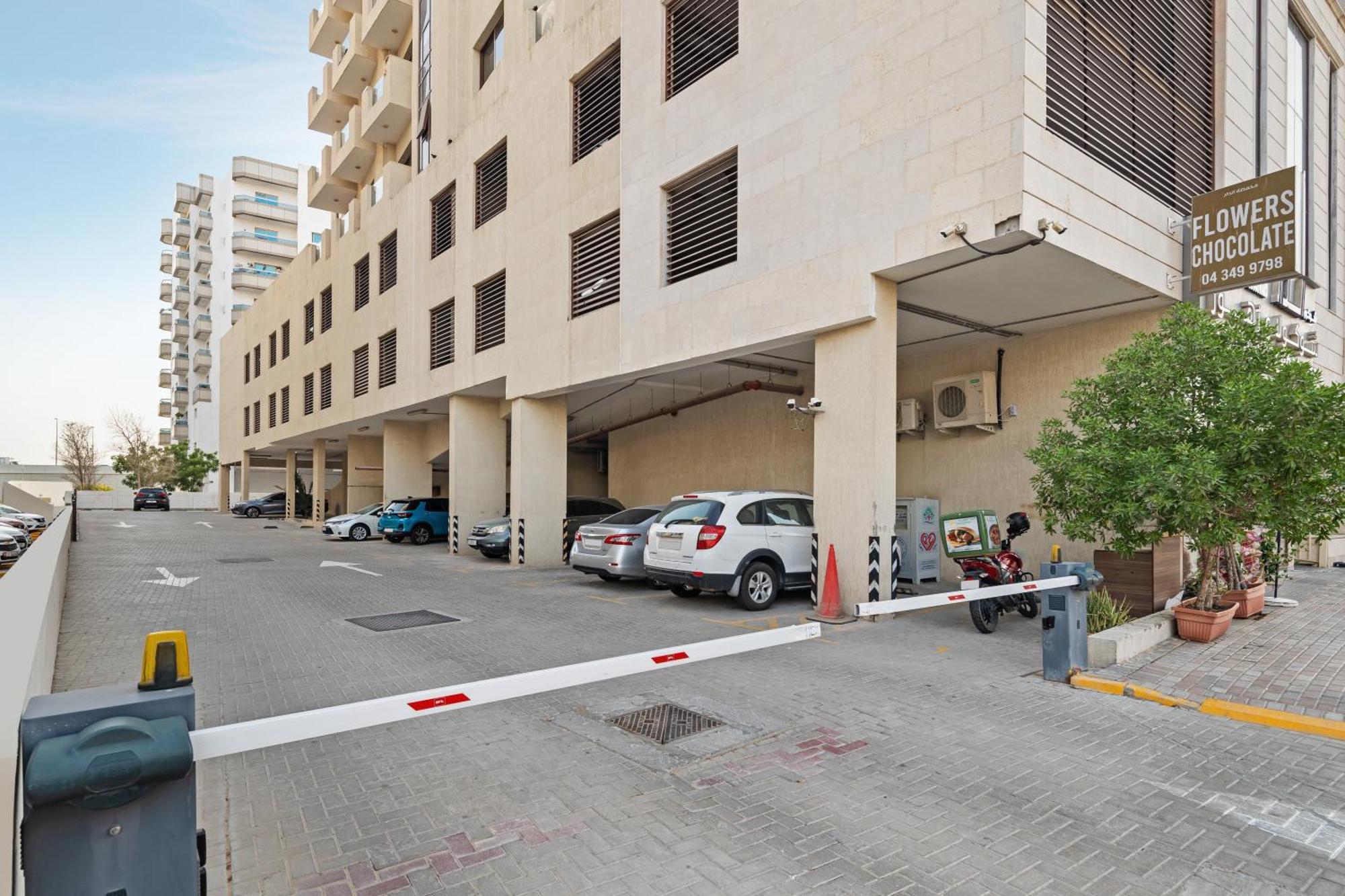 Contemporary With Amazing Amenities *