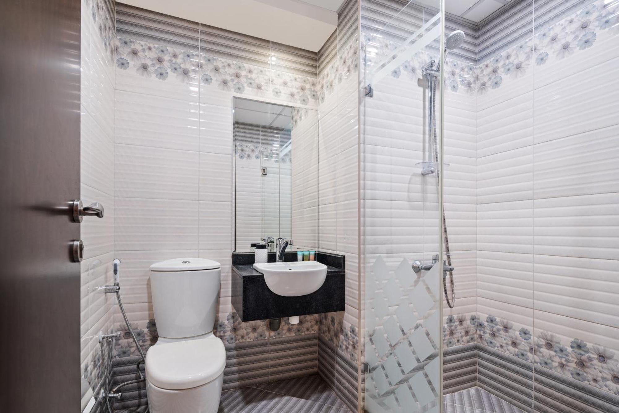Apartment Contemporary With Amazing Amenities
