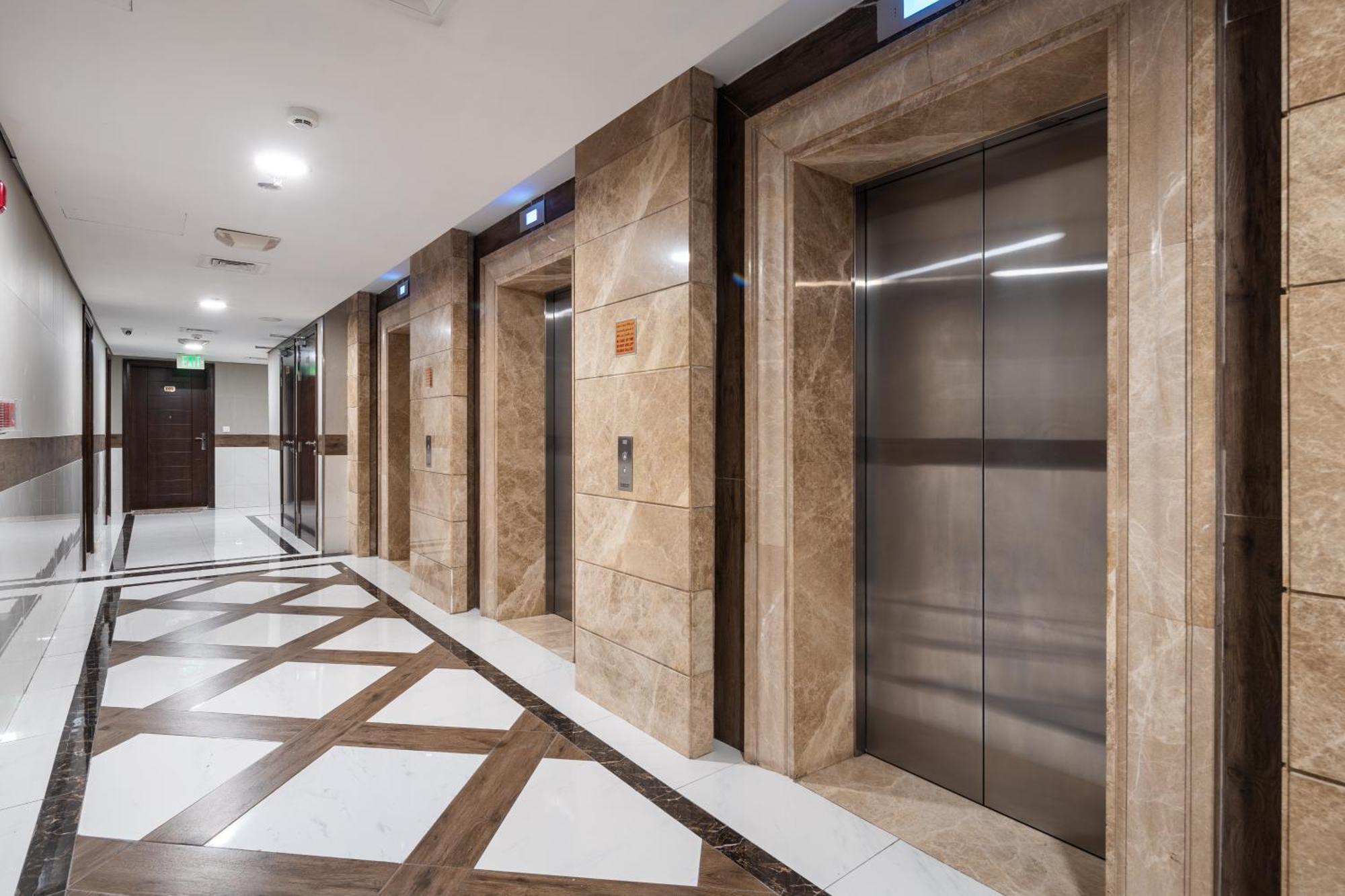 Contemporary With Amazing Amenities *
