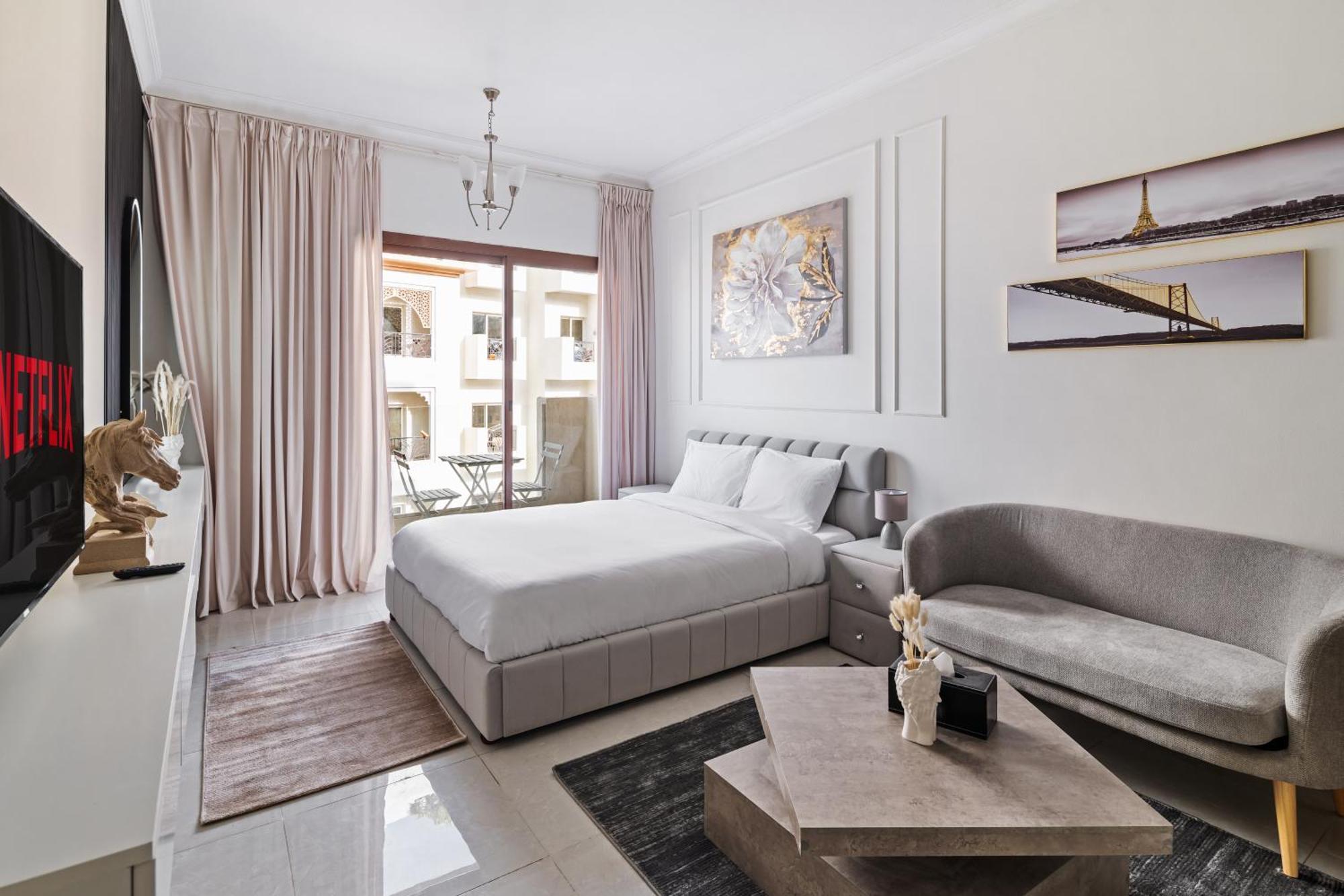 Contemporary With Amazing Amenities