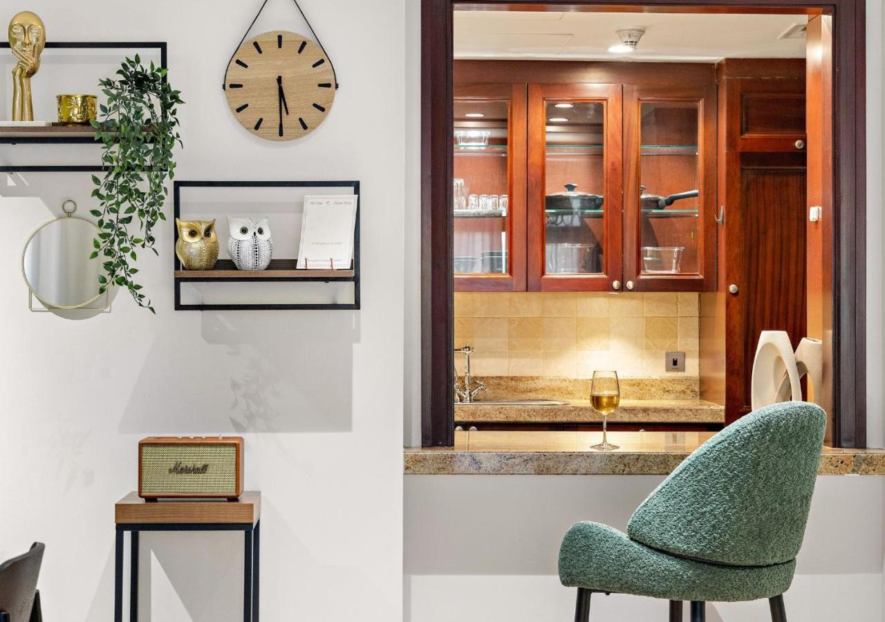 5 Min Walk To Burj Khalifa 2bhk Luxury Downtown Burj Haven Apartment *