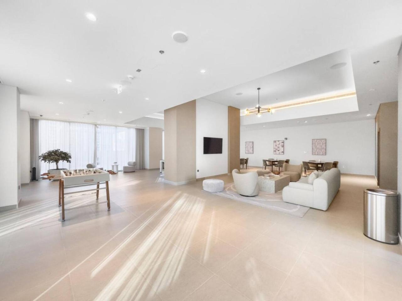 Apartment Tower 1 - Chic Three Bedroom With Downtown Views Dubai