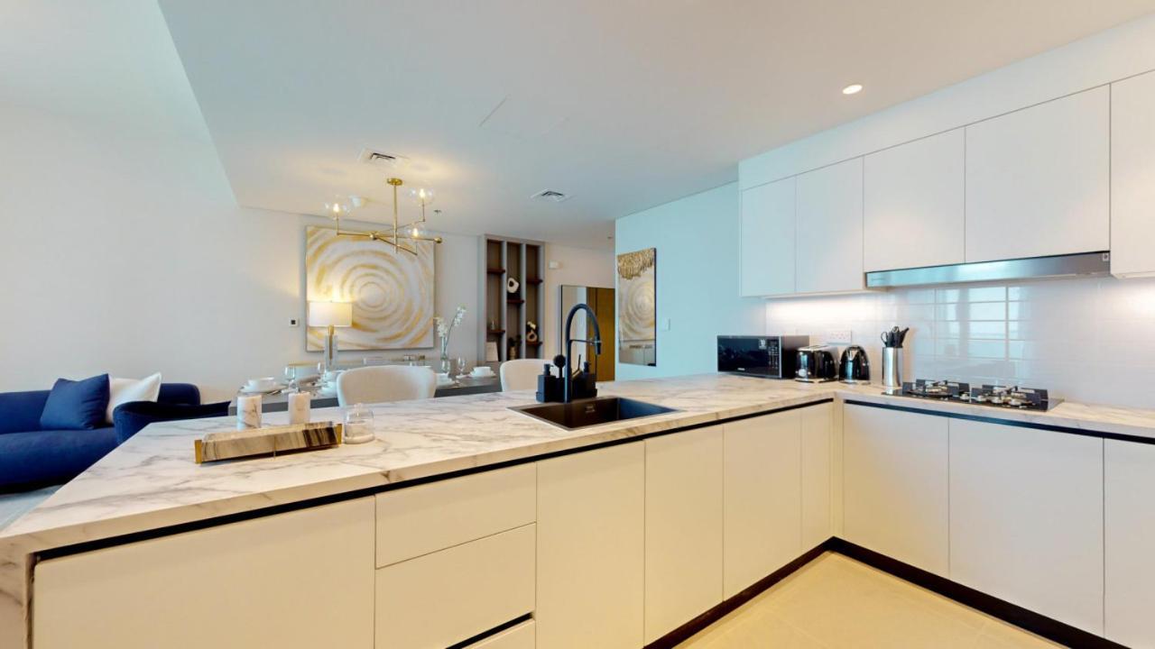 Tower 1 - Chic Three Bedroom With Downtown Views Apartment
