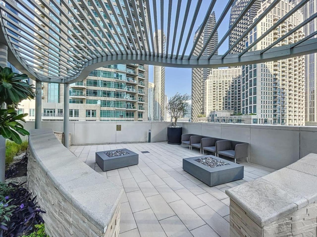 Apartment Tower 1 - Chic Three Bedroom With Downtown Views Dubai