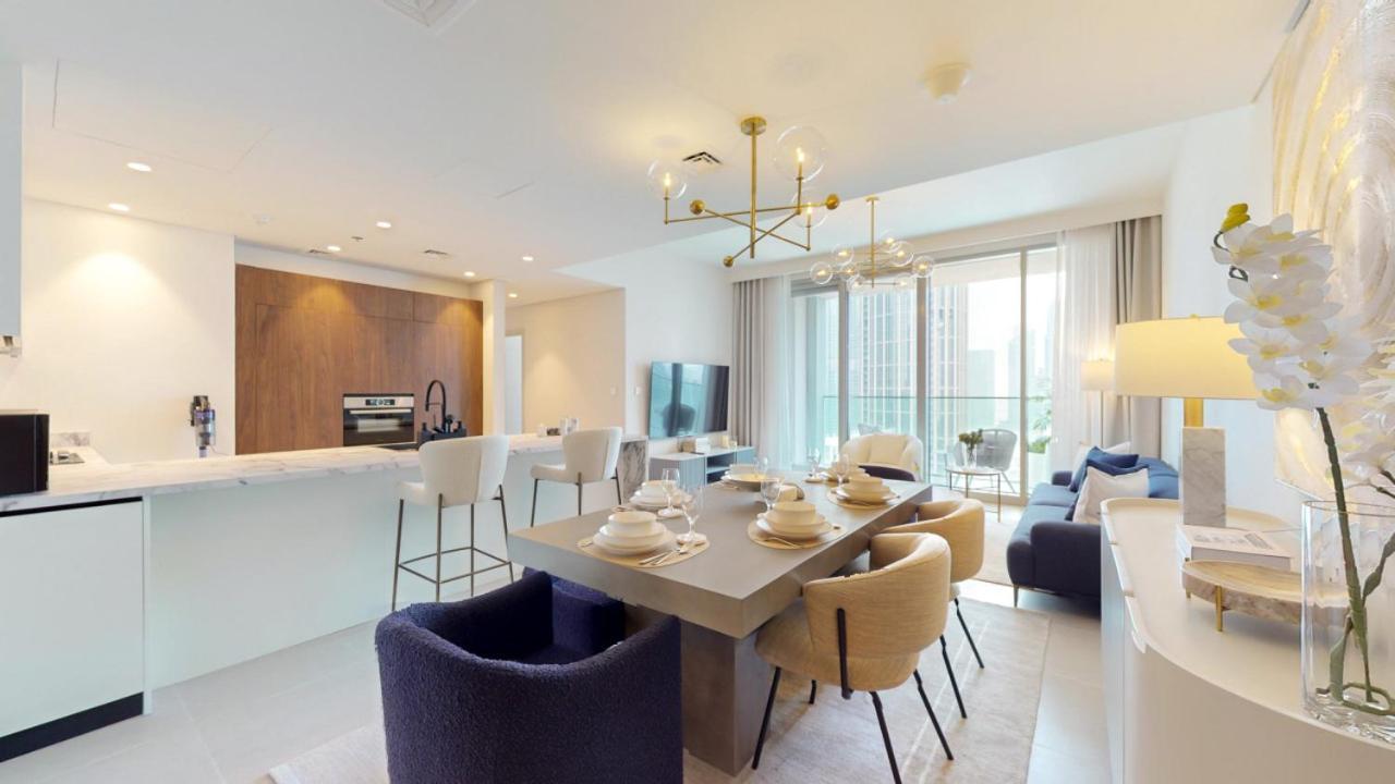 Tower 1 - Chic Three Bedroom With Downtown Views * Dubai