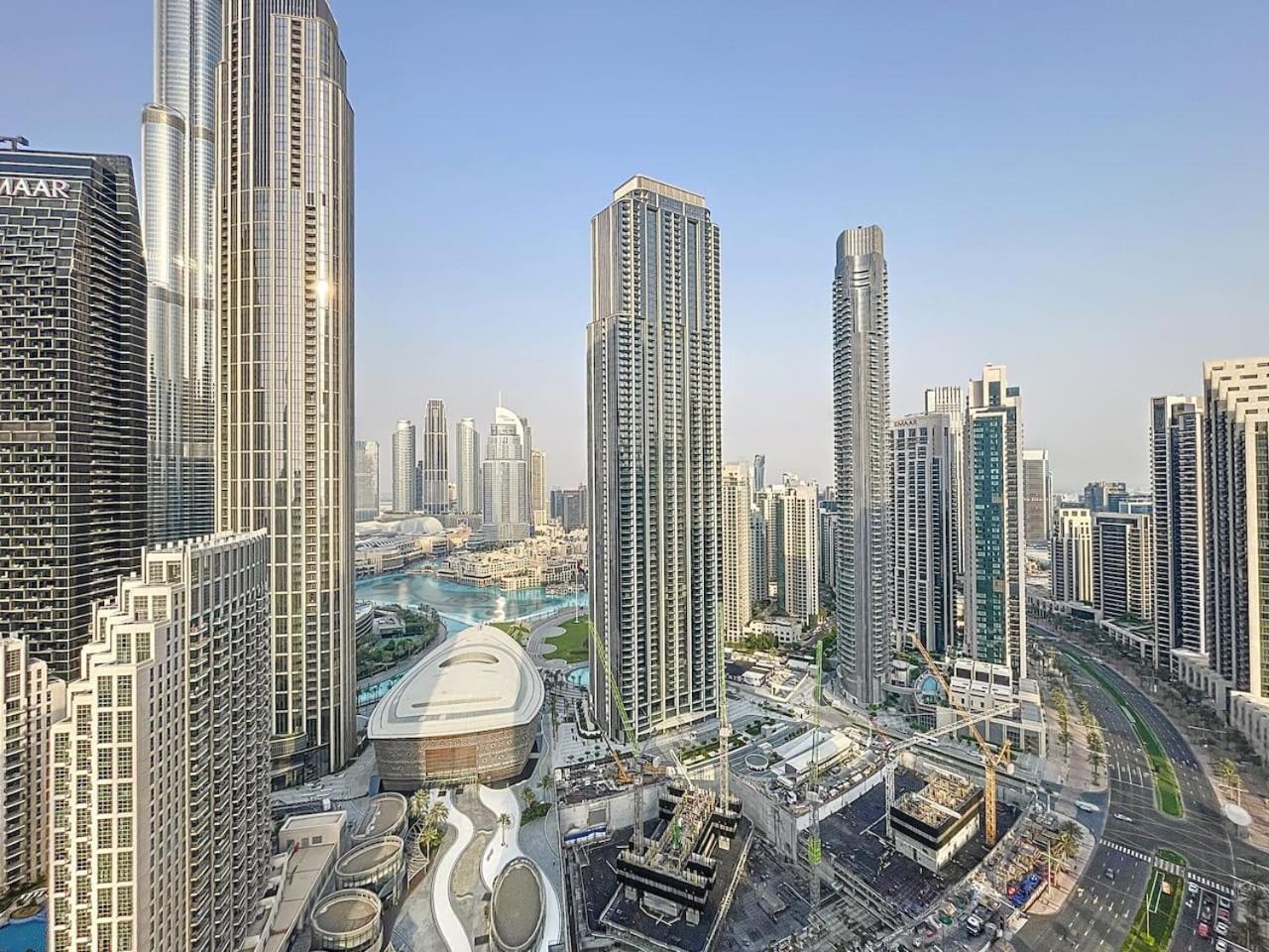 Tower 1 - Chic Three Bedroom With Downtown Views Dubai