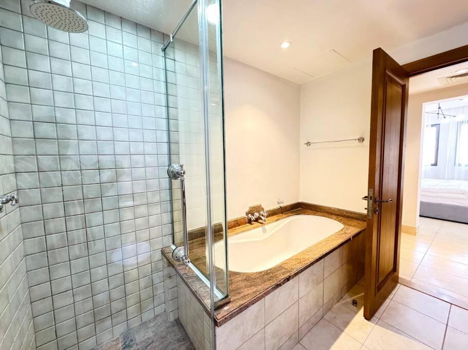 Burj Khalifa Downtown Luxury 2 Bed Close To Mall Apartment Dubai