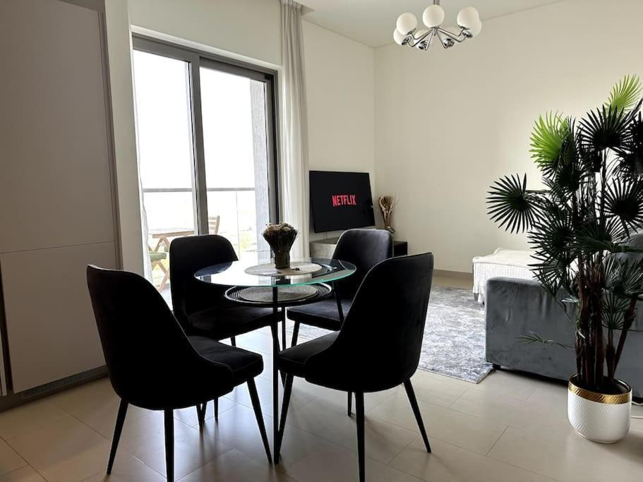 Apartment Modern Sobha Building Partial Burj Khalifa View