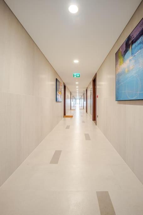 Apartment Modern Sobha Building Partial Burj Khalifa View