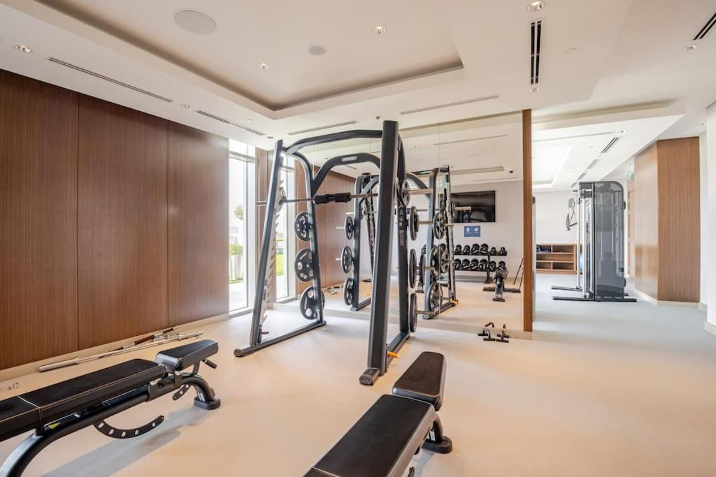 Apartment Modern Sobha Building Partial Burj Khalifa View *