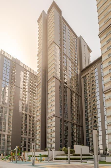 Modern Sobha Building Partial Burj Khalifa View Apartment