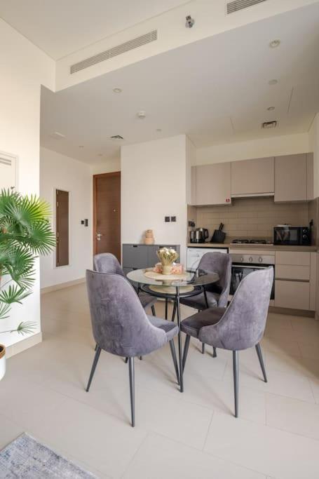 Modern Sobha Building Partial Burj Khalifa View Apartment *