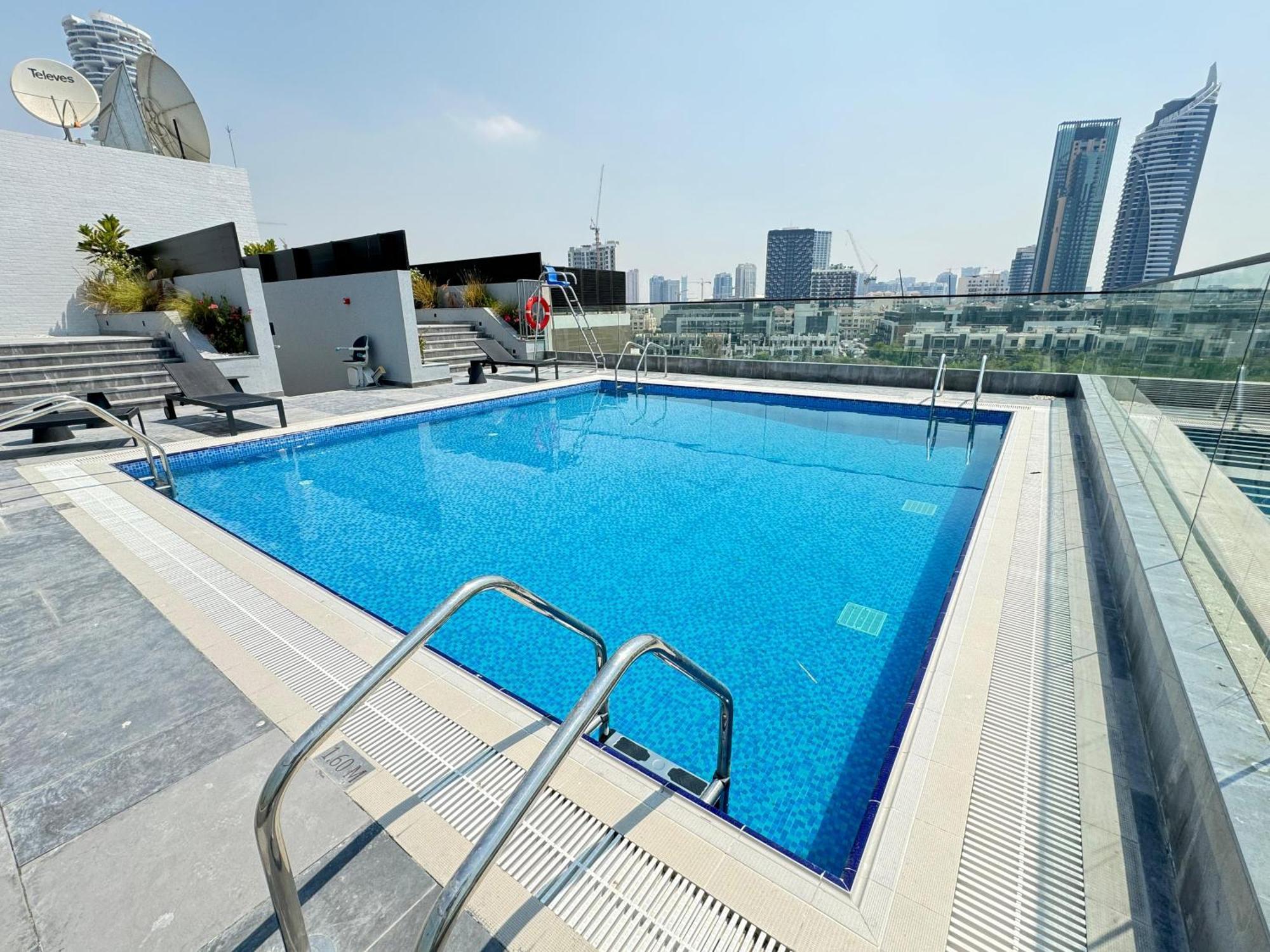 Luxury London Style Studio-loci Residences
