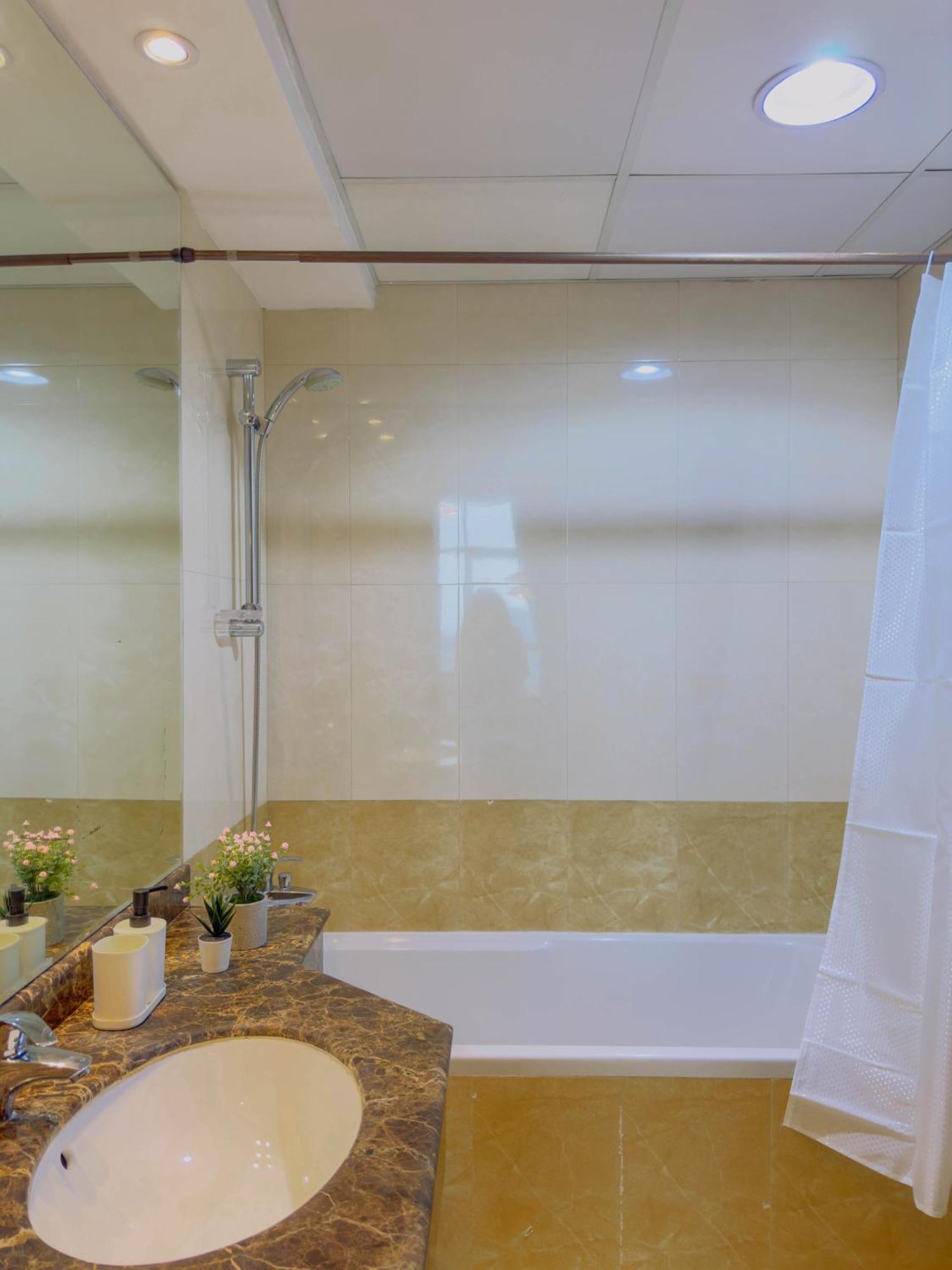 Apartamento Luxury 3bhk Jbr By One Tree Dubai