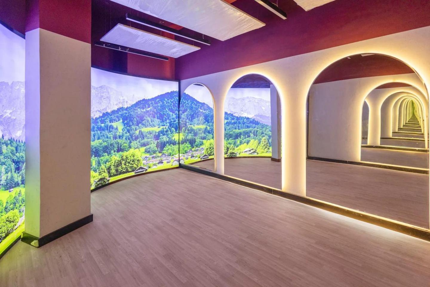 Luxury London Style Studio-loci Residences *